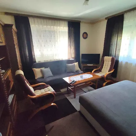 In Agard - Velence-see 20586 * Gardony